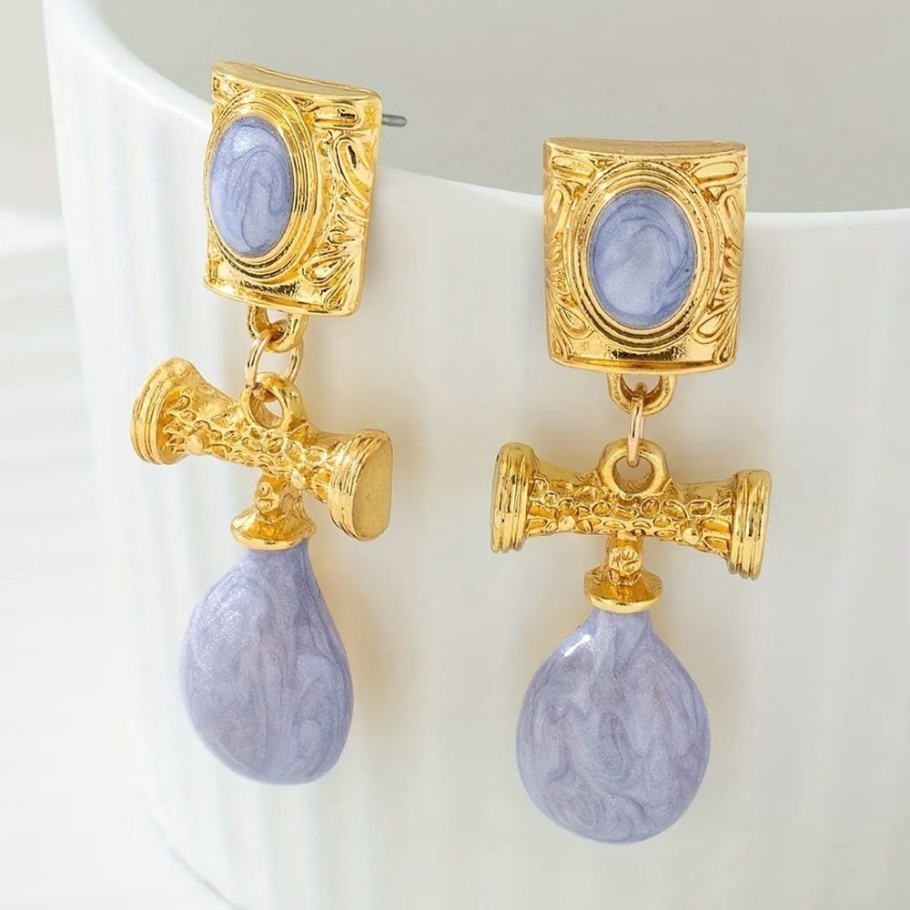 Vintage style Purple Drop Earrings N869